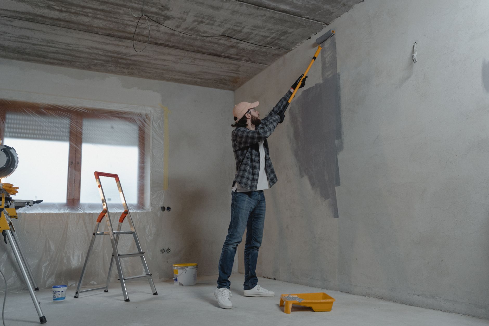 Peintre en bâtiment équipe à Rouen